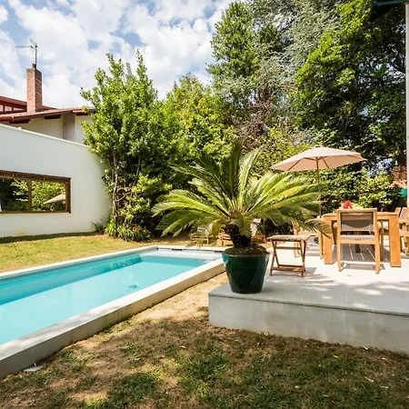 Sleeps 10 Pool Wifi Villa Biarritz